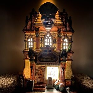 Lemax Spooky Town Mummy Mortuary